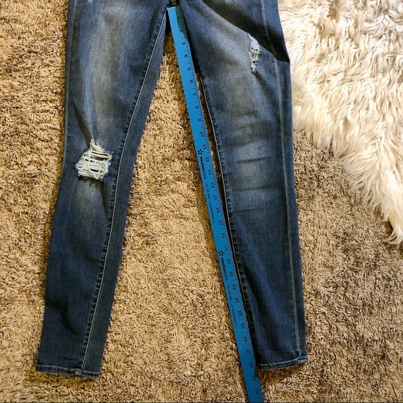 Articles of society. Medium wash distressed skinny jeans. Size 25. - Picture 4 of 5